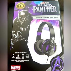 MARVEL Studios “BLACK CAT” Headphones